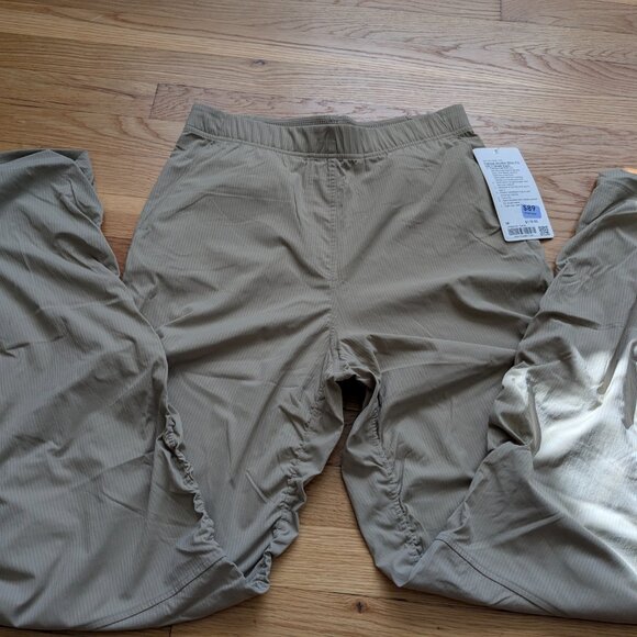 Lululemon Dance Studio Sz M (NWT, hole) - Picture 2 of 4